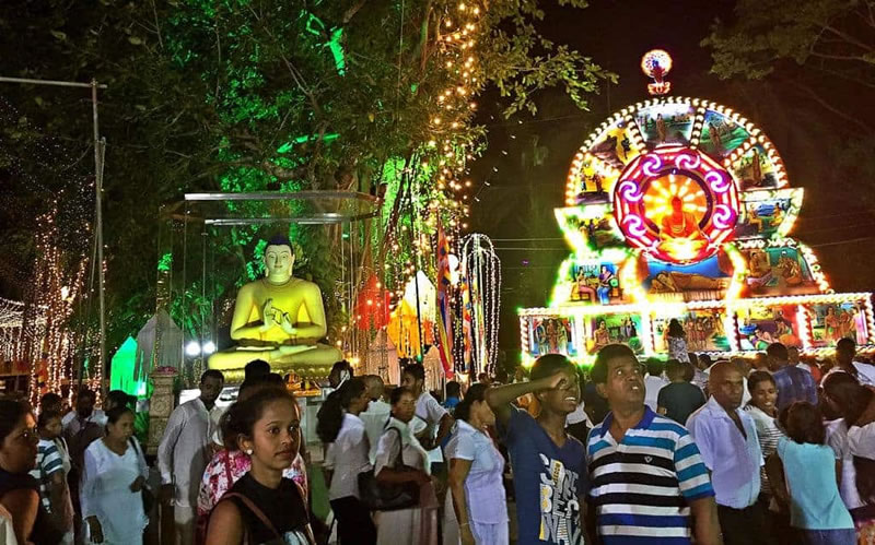 lit-buddah-statue-vesak-colombo-sri-lanka